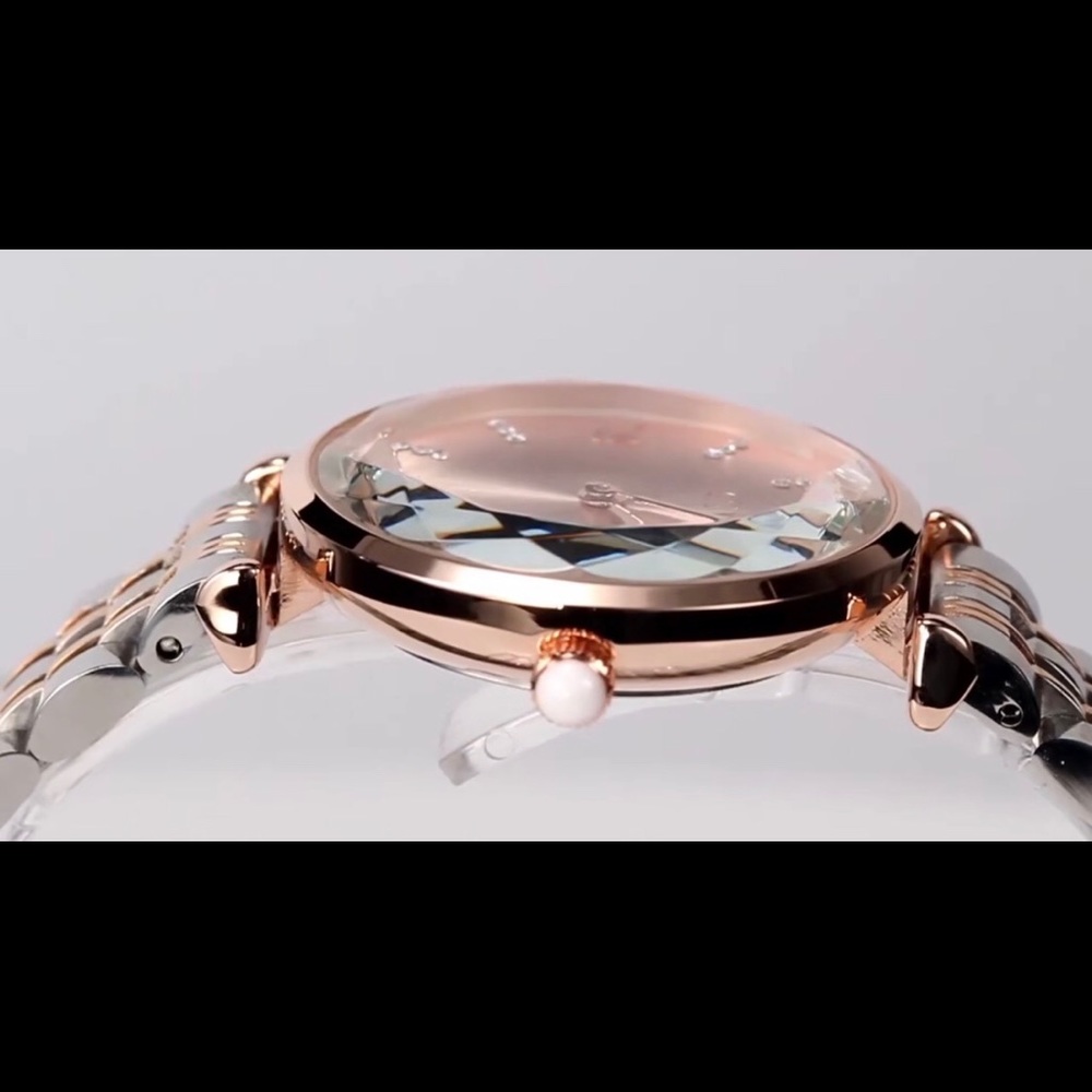 Quartz Watch in Rose Gold - Picture 16 of 16
